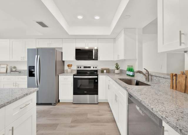Property at 11 Willowbrook 207 Ln #207, Delray Beach, FL 33446, 2 beds, 2 baths
