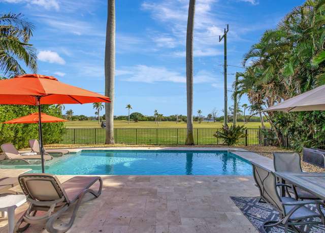Property at 526 N Lakeside Dr, Lake Worth Beach, FL 33460, 3 beds, 2 baths