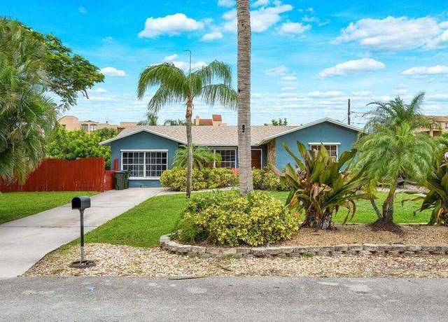 Property at 803 Mallard Dr, Delray Beach, FL 33444, 3 beds, 2 baths