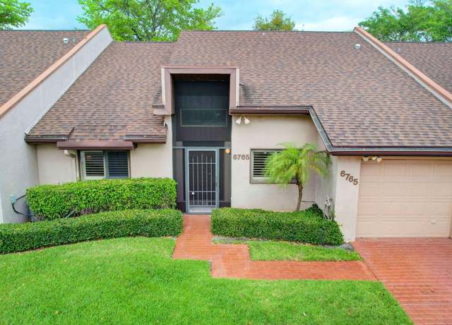 Property at 6765 Versailles Ct, Lake Worth, FL 33467, 2 beds, 2.5 baths