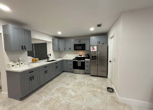 Property at 124 Aldea Ct, Port Saint Lucie, FL 34952, 3 beds, 2 baths