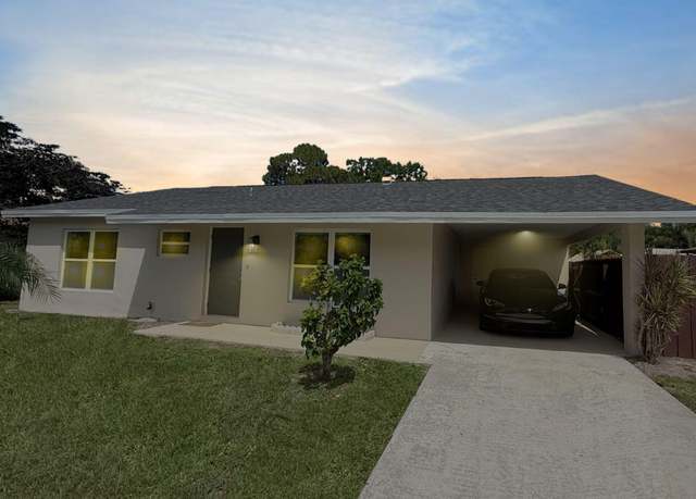 Property at 216 SE Fallon Dr, Port Saint Lucie, FL 34983, 2 beds, 2 baths