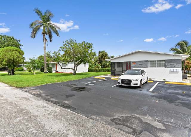 Property at 538 SW 7th St, Hallandale Beach, FL 33009, 6 beds, 5 baths