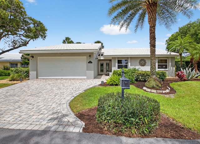 Property at 5527 Cameo Dr N, Boca Raton, FL 33433, 3 beds, 2 baths