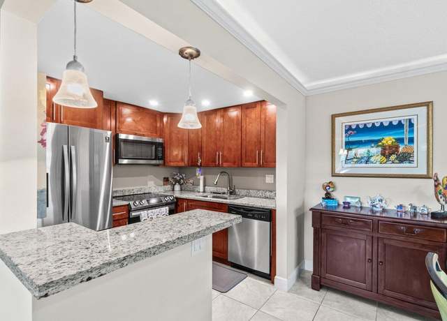 Property at 201 Normandy E, Delray Beach, FL 33484, 1 bed, 1.5 baths