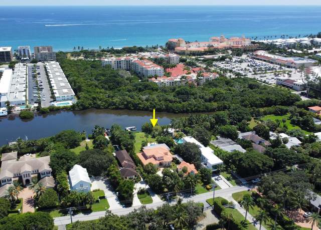 Property at 310 N Atlantic Dr, Lantana, FL 33462, 5 beds, 4.5 baths