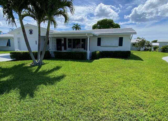 Property at 206 SW 13th St, Boynton Beach, FL 33426, 2 beds, 2 baths