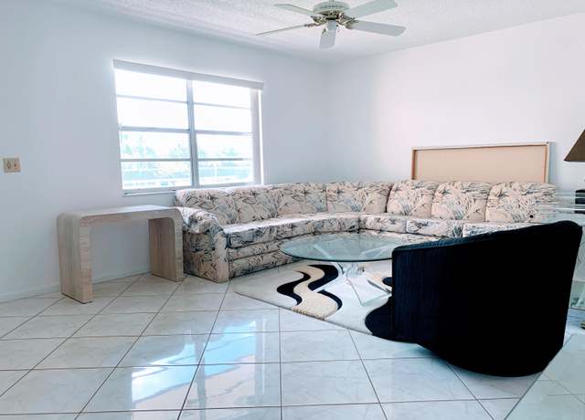 Property at 95 Burgundy B, Delray Beach, FL 33484, 1 bed, 1.5 baths