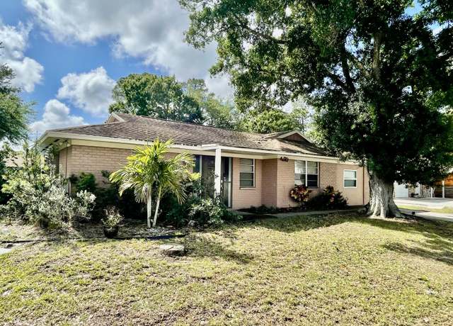 Property at 750 SW Port St Lucie Blvd, Port Saint Lucie, FL 34953, 3 beds, 2 baths