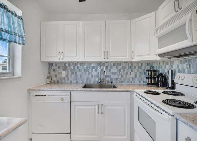 Property at 376 Markham Q, Deerfield Beach, FL 33442, 2 beds, 1.5 baths