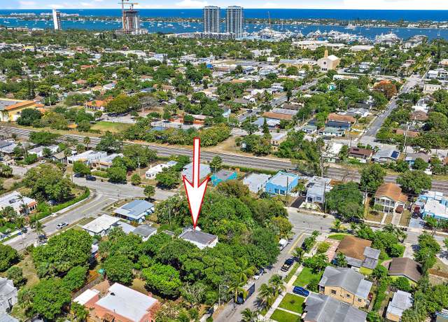 Property at 809 37th St, West Palm Beach, FL 33407, 5 beds, 3 baths