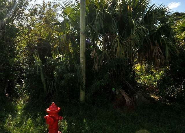 Property at 884 SW Mccoy Ave, Port Saint Lucie, FL 34953