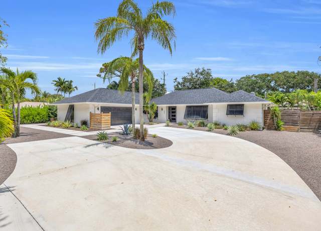 Property at 354 Country Club Dr, Tequesta, FL 33469, 4 beds, 2 baths
