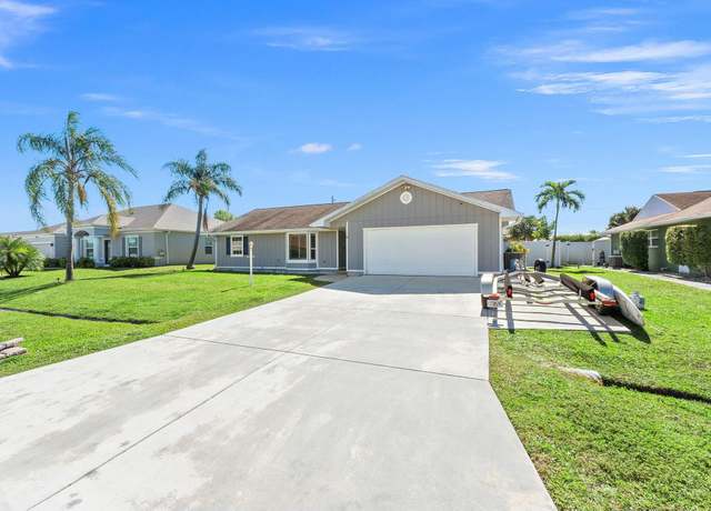 Property at 1462 SE Merion Ct, Port Saint Lucie, FL 34952, 3 beds, 2 baths