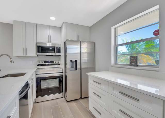 Property at 2601 NE 3rd Ct #105, Boynton Beach, FL 33435, 1 bed, 1.5 baths