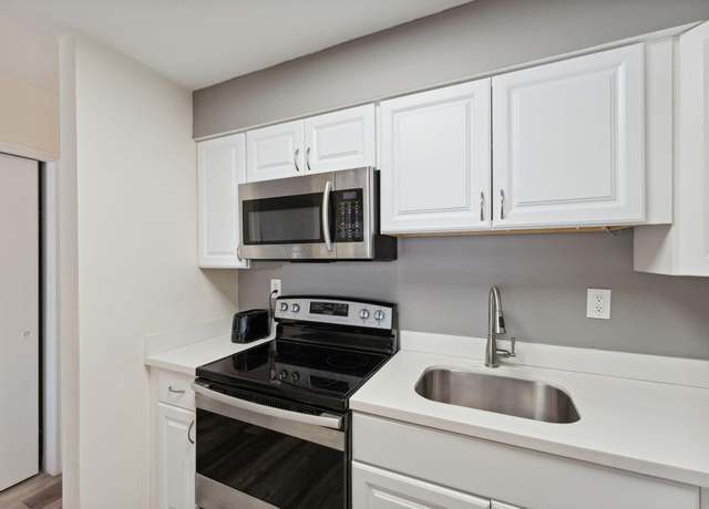Property at 1450 NE 170th St #114, North Miami Beach, FL 33162, 1 bed, 1 bath