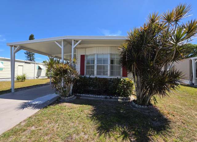 Property at 8 Del Sol, Port Saint Lucie, FL 34952, 2 beds, 2 baths