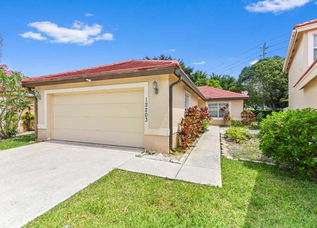 Property at 12203 Brisbane Ln, Wellington, FL 33414, 3 beds, 2 baths