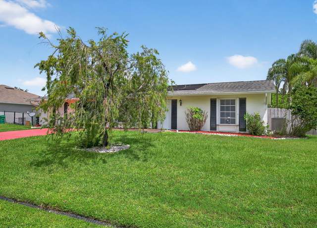 Property at 505 SW Lakehurst Dr, Port Saint Lucie, FL 34983, 3 beds, 3 baths