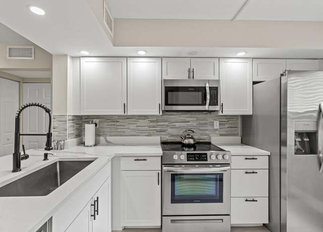 Property at 12829 Briarlake Dr #102, Palm Beach Gardens, FL 33418, 2 beds, 2 baths