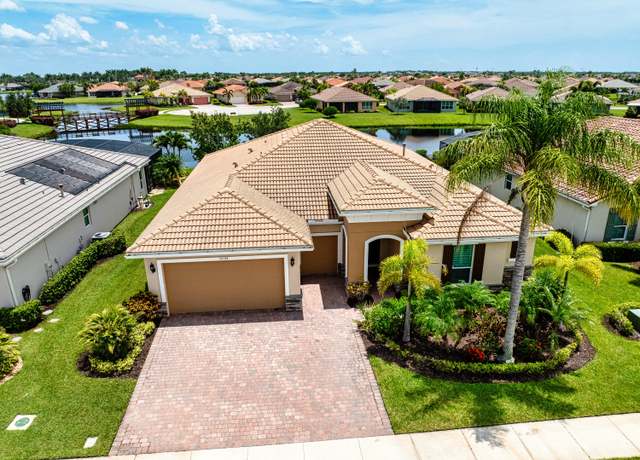Property at 10108 SW Cypress Wood Ct, Port Saint Lucie, FL 34987, 3 beds, 2.5 baths