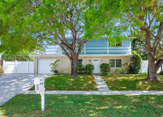 Property at 7 Willow Rd, Tequesta, FL 33469, 3 beds, 2.5 baths
