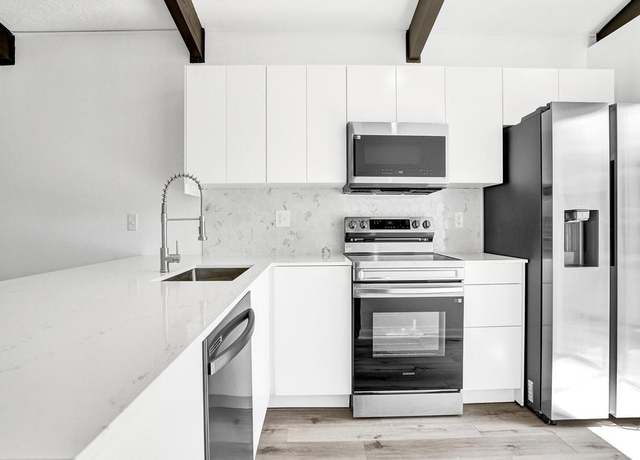 Property at 107 Fox Rd Unit 4-39, Hollywood, FL 33024, 2 beds, 2 baths