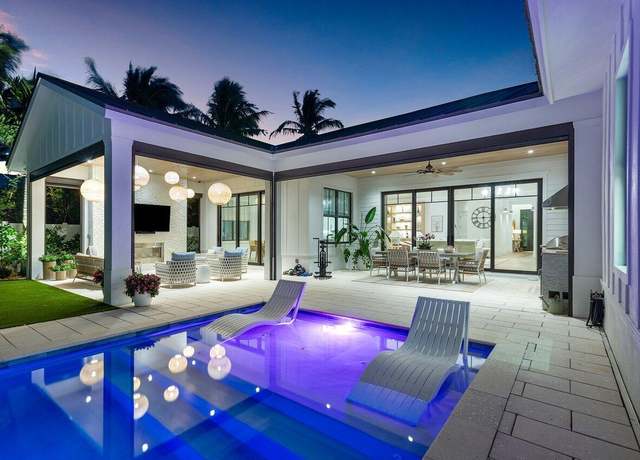Property at 10 NW 17th St, Delray Beach, FL 33444, 4 beds, 4.5 baths
