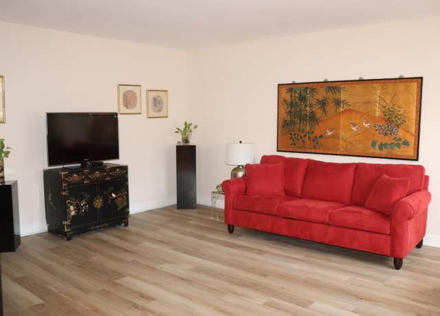 Property at 716 Saxony O #716, Delray Beach, FL 33446, 2 beds, 2 baths