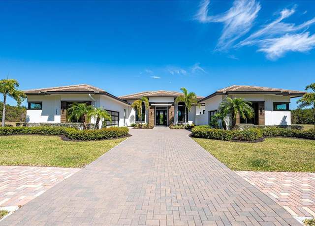 Property at 162 SE Strada Tione, Port Saint Lucie, FL 34952, 4 beds, 4.5 baths