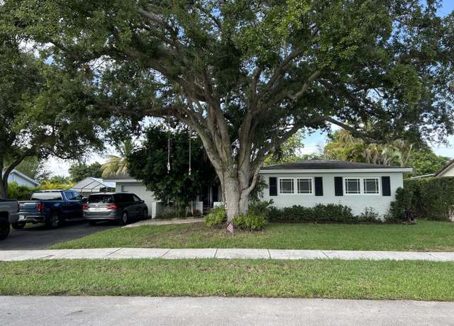 Property at 10421 SW 107th St, Miami, FL 33176, 3 beds, 2 baths