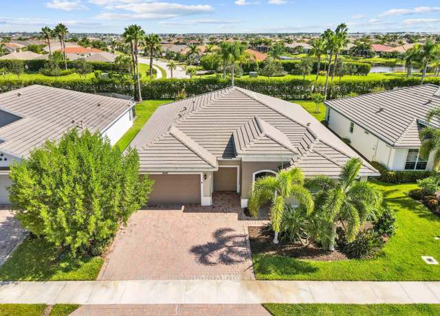 Property at 10127 SW Cypress Wood Ct, Port Saint Lucie, FL 34987, 3 beds, 2.5 baths