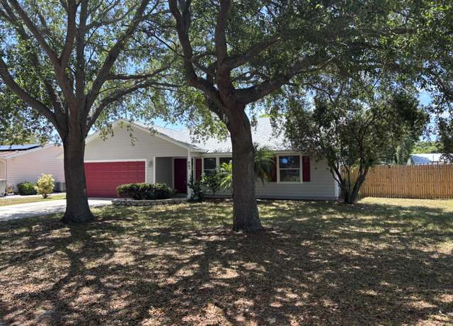 Property at 865 24th Pl SW, Vero Beach, FL 32962, 3 beds, 2 baths