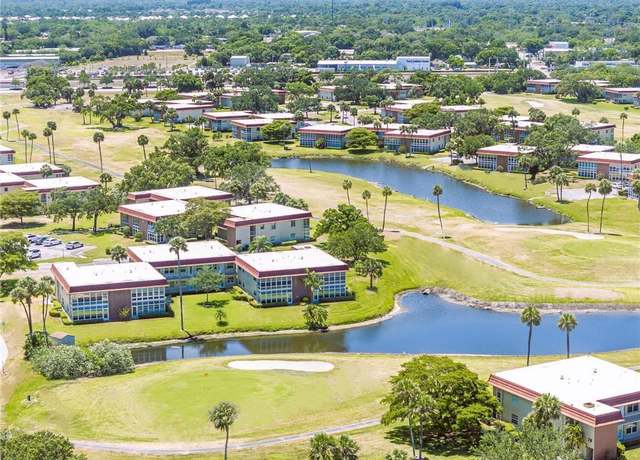 Property at 66 Woodland Dr #203, Vero Beach, FL 32962, 1 bed, 1.5 baths