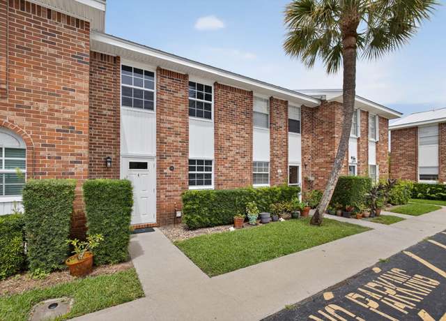 Property at 417 N Cypress Dr #11, Tequesta, FL 33469, 2 beds, 1.5 baths