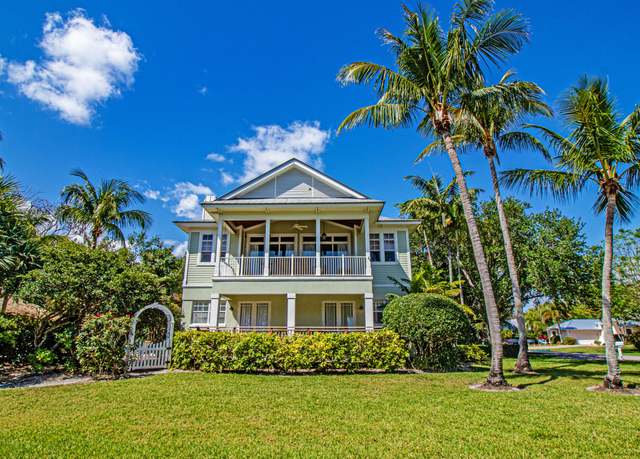 Property at 5592 SE Reef Way, Stuart, FL 34997, 3 beds, 3 baths