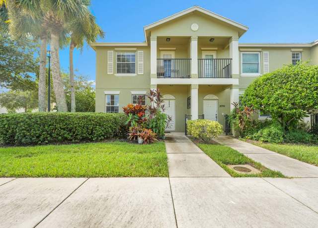 Property at 2096 SE Korona Dr, Port Saint Lucie, FL 34952, 3 beds, 2.5 baths