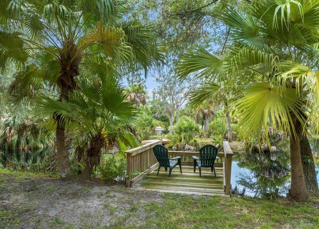 Property at 4429 Country Rd, Melbourne, FL 32934, 3 beds, 2.5 baths