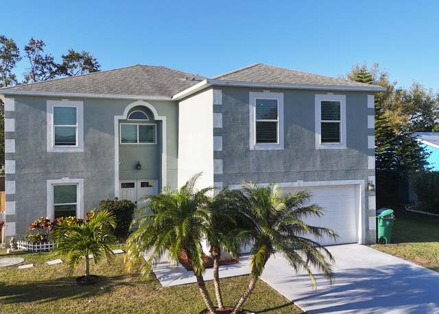 Property at 1516 SW Abingdon Ave, Port Saint Lucie, FL 34953, 5 beds, 2.5 baths