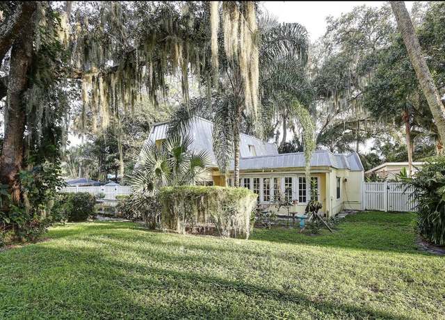 Property at 576 SW Rustic Cir, Stuart, FL 34997, 3 beds, 2 baths