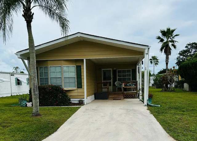 Property at 21 SE Iberian Ln, Port Saint Lucie, FL 34952, 2 beds, 2 baths