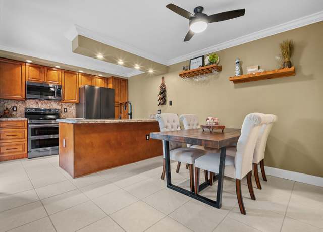 Property at 6824 68th Way, West Palm Beach, FL 33409, 2 beds, 2.5 baths