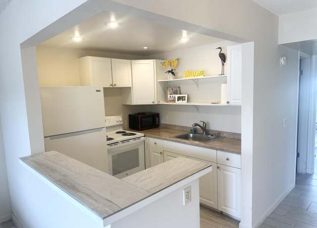 Property at 299 Camden Unit M, West Palm Beach, FL 33417, 1 bed, 1 bath