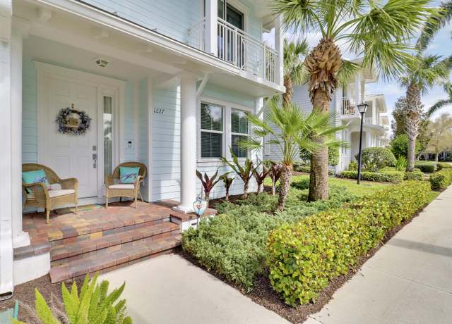 Property at 1227 N Community Dr, Jupiter, FL 33458, 3 beds, 2.5 baths