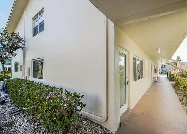 Property at 105 Coventry E #105, West Palm Beach, FL 33417, 1 bed, 1.5 baths
