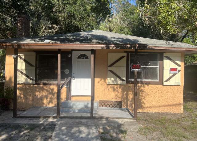 Property at 324 N 15th St N, Fort Pierce, FL 34950, 3 beds, 1 bath