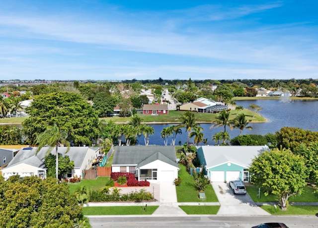 Property at 7903 Burlwood Ln, Lake Worth, FL 33467, 2 beds, 2 baths