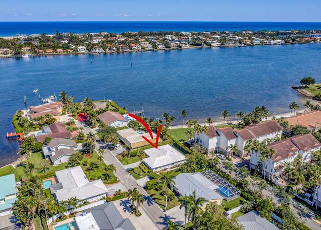 Property at 124 Park Ln E, Hypoluxo, FL 33462, 3 beds, 3 baths