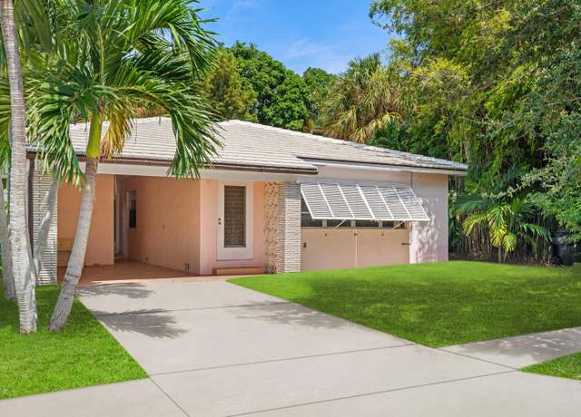 Property at 90 17th Ave S, Lake Worth Beach, FL 33460, 2 beds, 2 baths