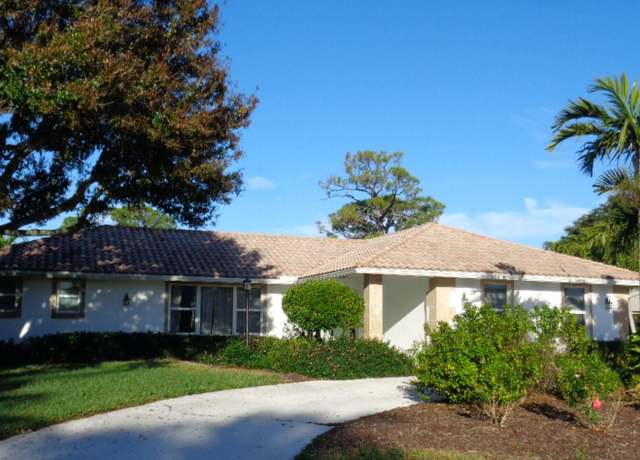 Property at 3411 SE Fairway W, Stuart, FL 34997, 3 beds, 2 baths